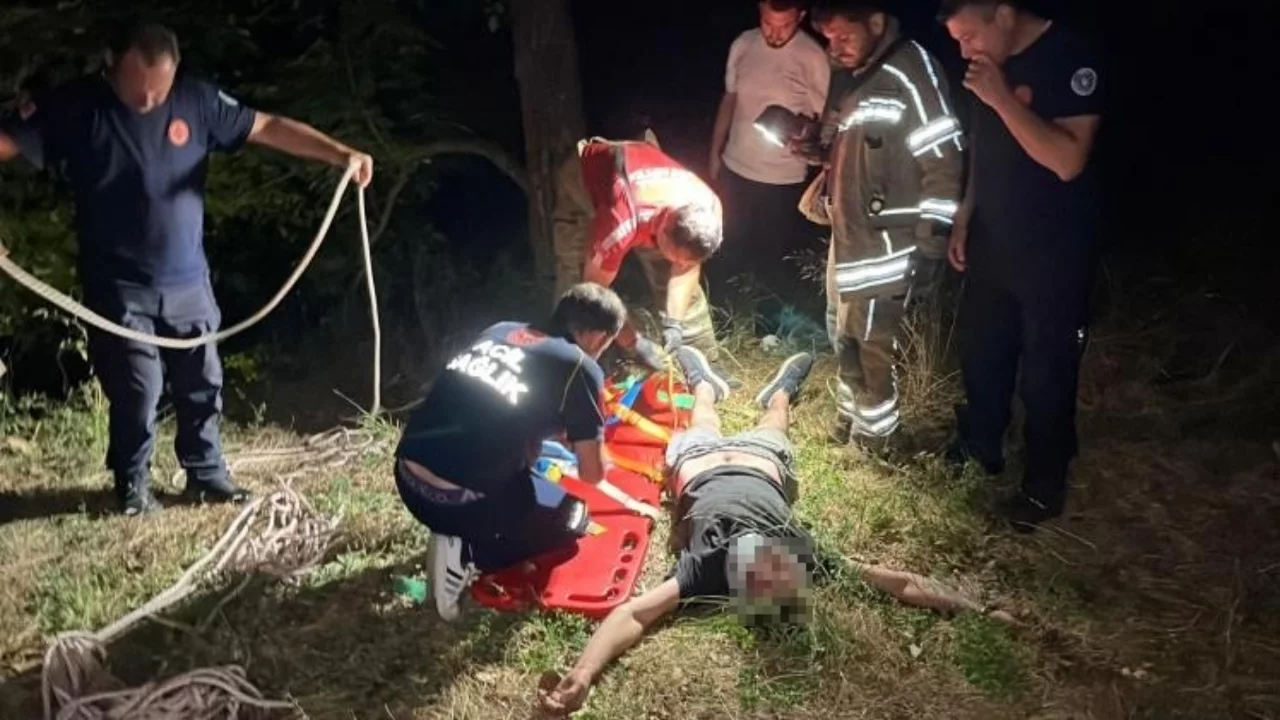 Bursa'da alkoll&uuml; s&uuml;r&uuml;c&uuml; u&ccedil;uruma yuvarlandı: 50 metreden kurtarılma anları kamerada