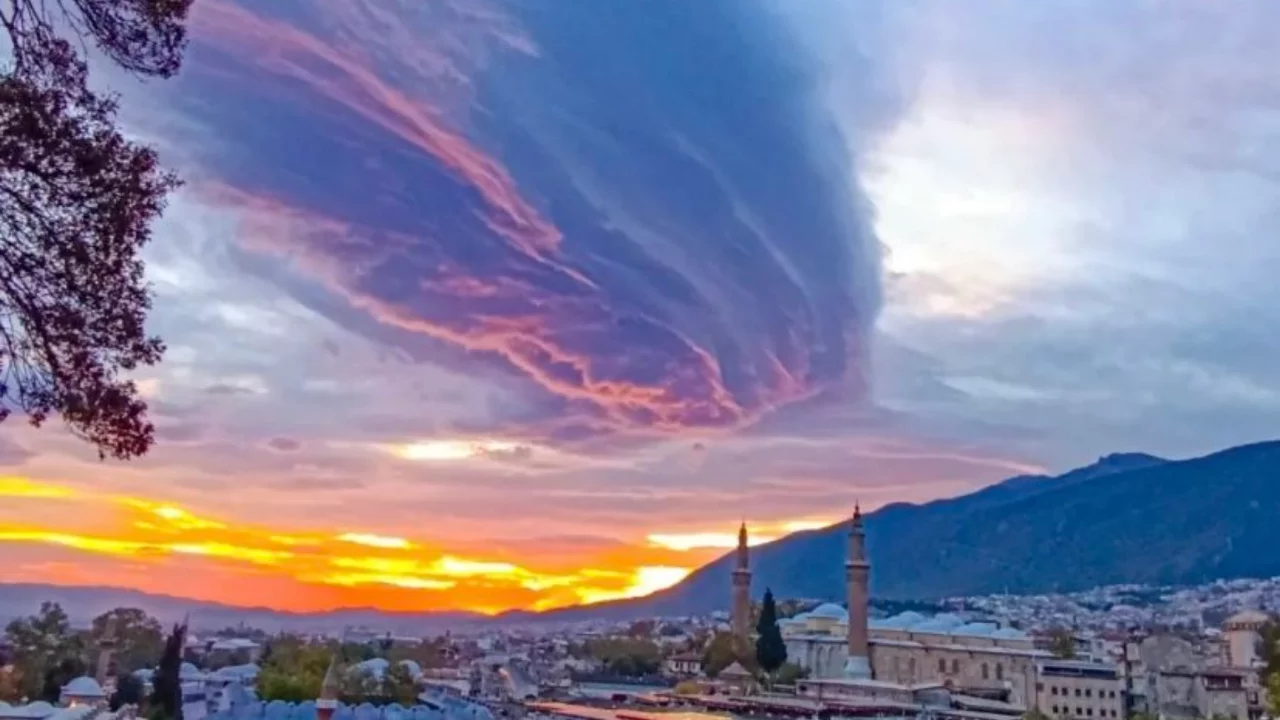 Bursa'da hava bir anda değişecek! 35 dereceyi g&ouml;recek, ardından yağış geliyor