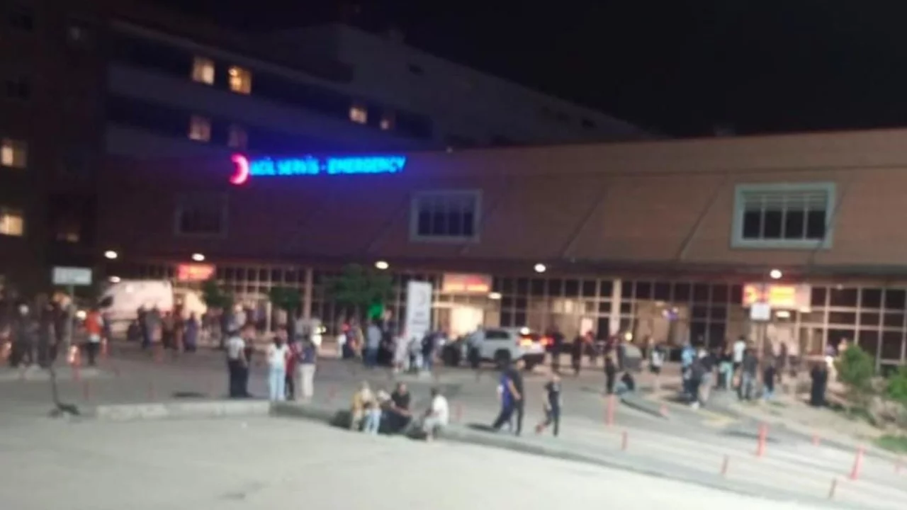 2 kişi hastaneye getirildi, acil servis hemen kapatıldı!