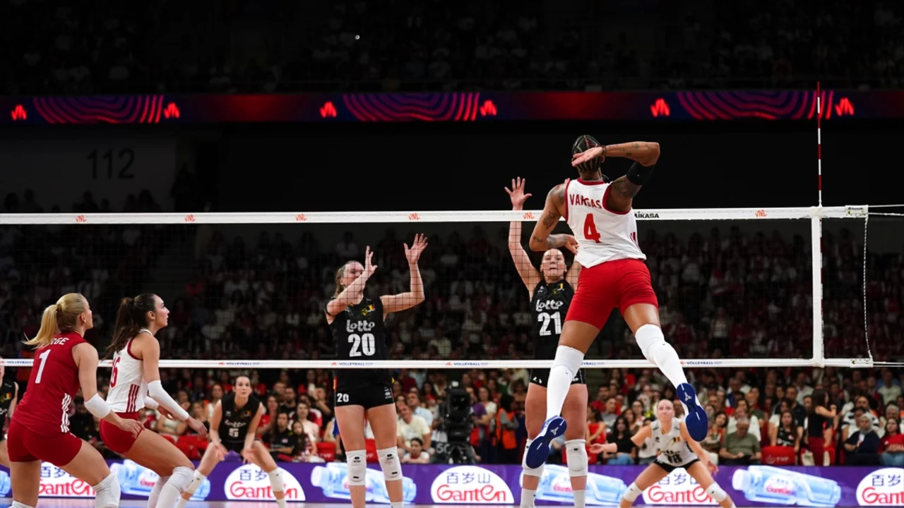 T&uuml;rkiye-Macaristan Voleybol Ma&ccedil;ı Ne Zaman, Saat Ka&ccedil;ta, Hangi Kanalda? Filenin Sultanları 3'te 3 Peşinde