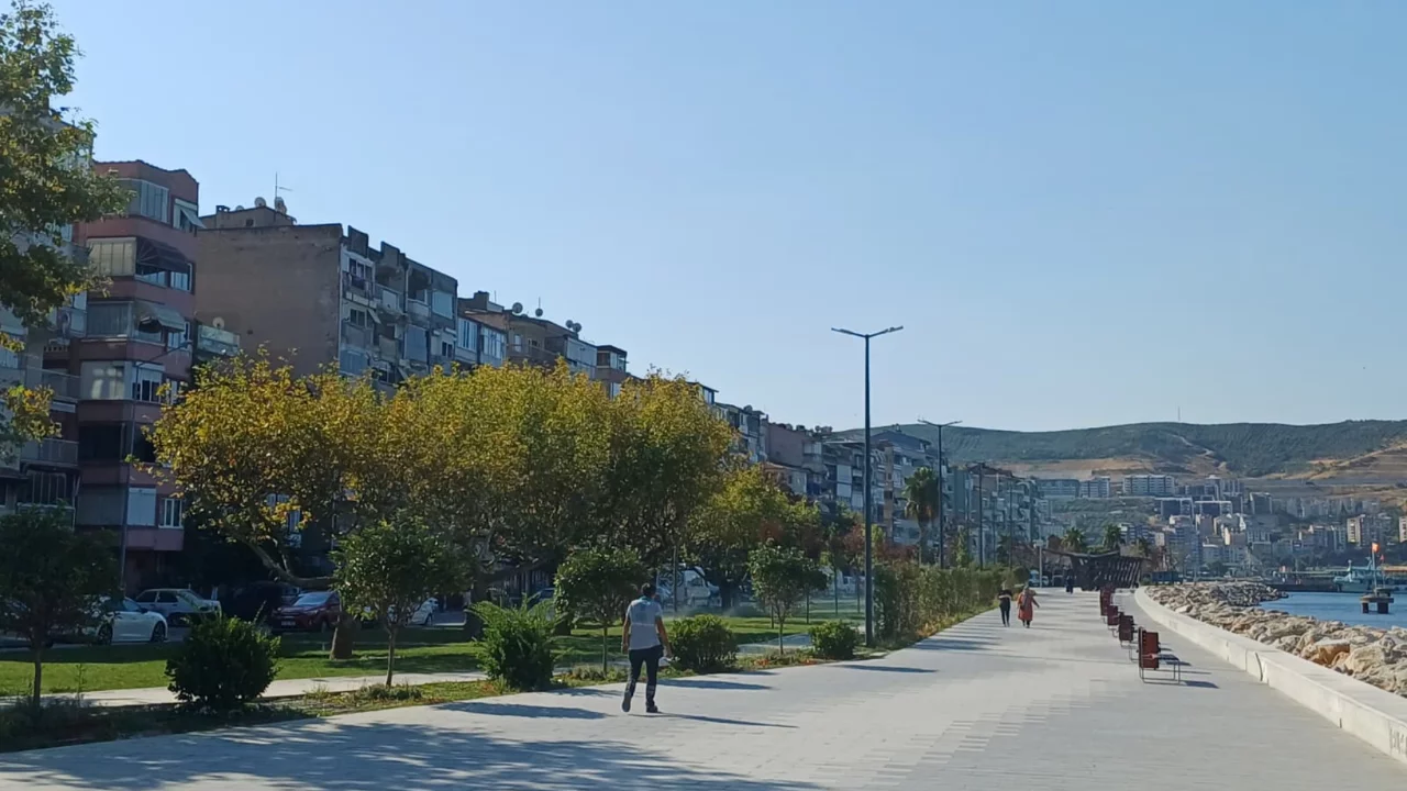 Bursa'da sahil hattı sil baştan yenileniyor! Eski g&ouml;r&uuml;nt&uuml;s&uuml;nden eser kalmayacak