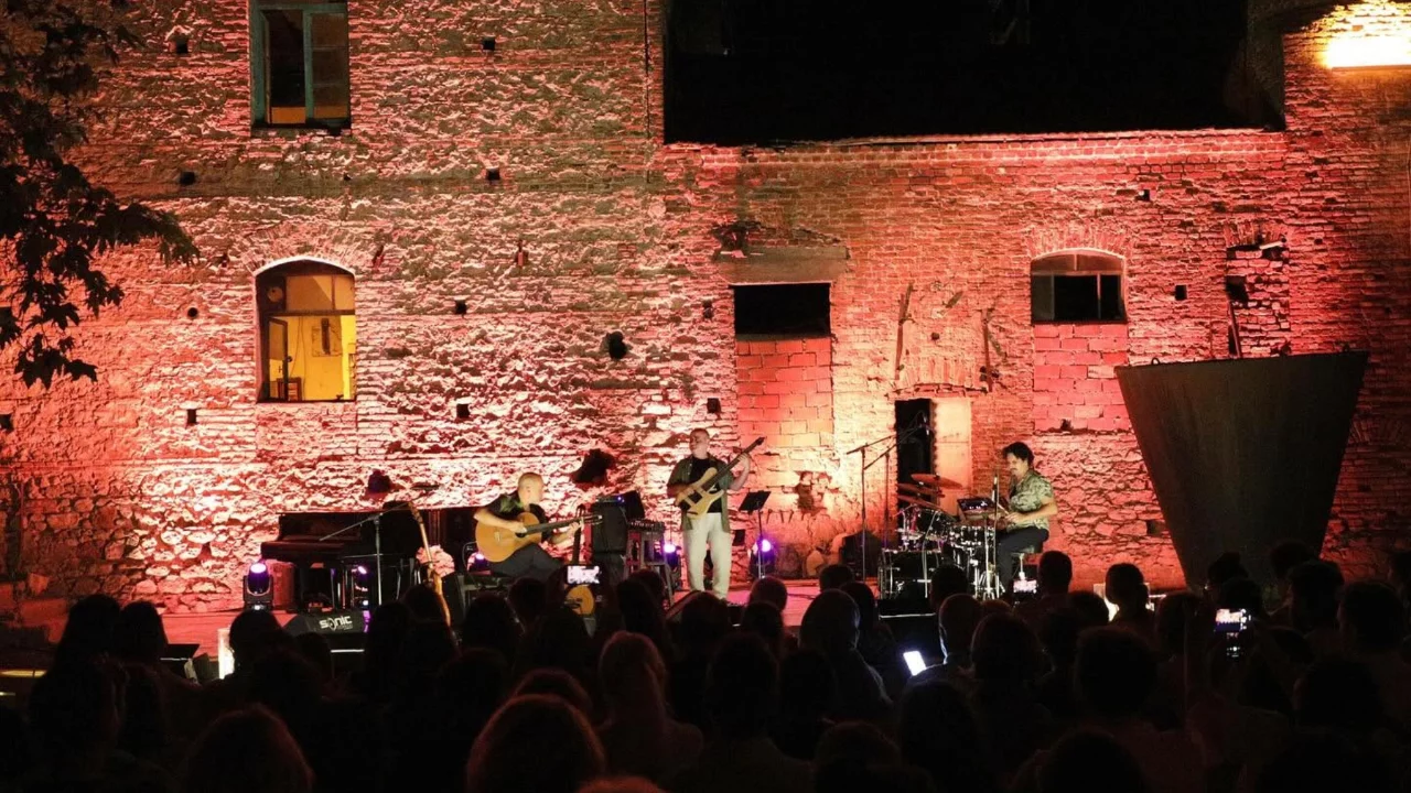 Mudanya Caz Festivali'nde Cenk Erdoğan Trio rüzgarı: Tirilye'de müzik dolu gece