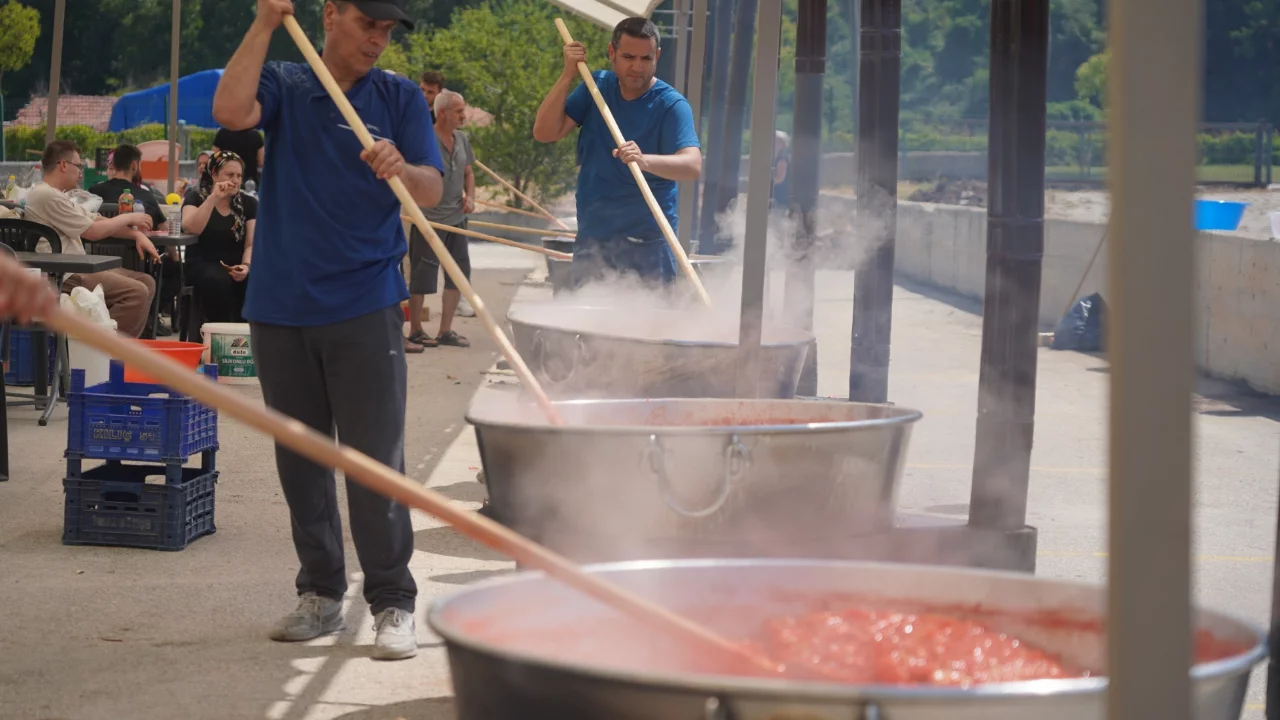 Salça yapımı için ilk ateşler yakıldı