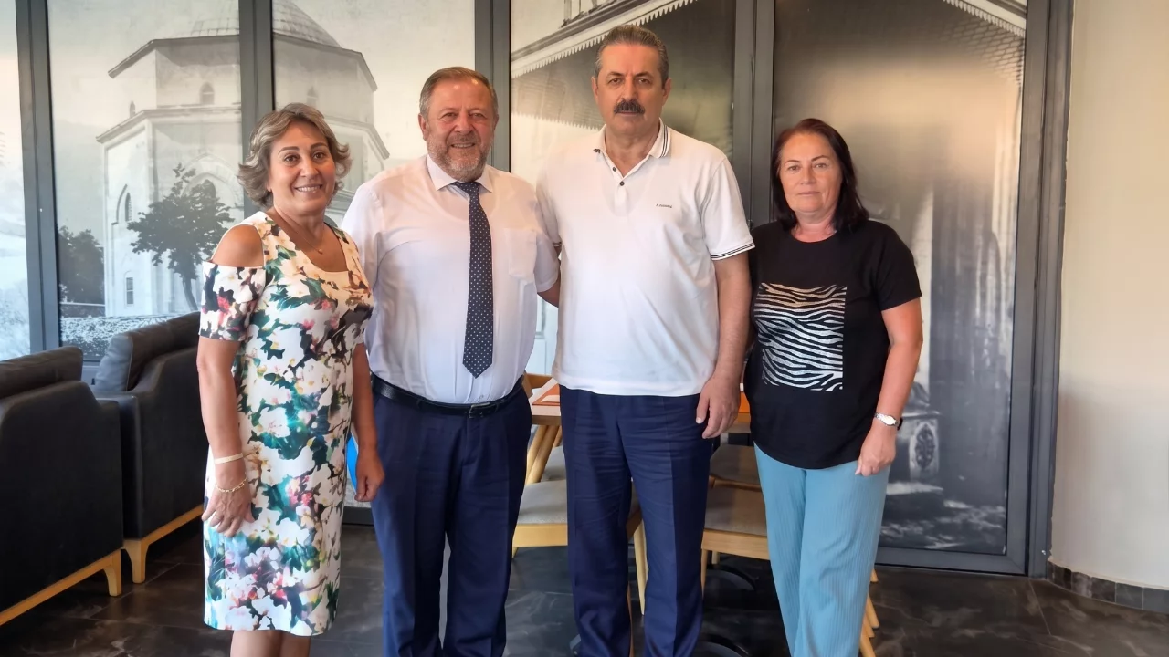 Faruk &Ccedil;elik'e T&Uuml;ED Uludağ'dan teşekk&uuml;r