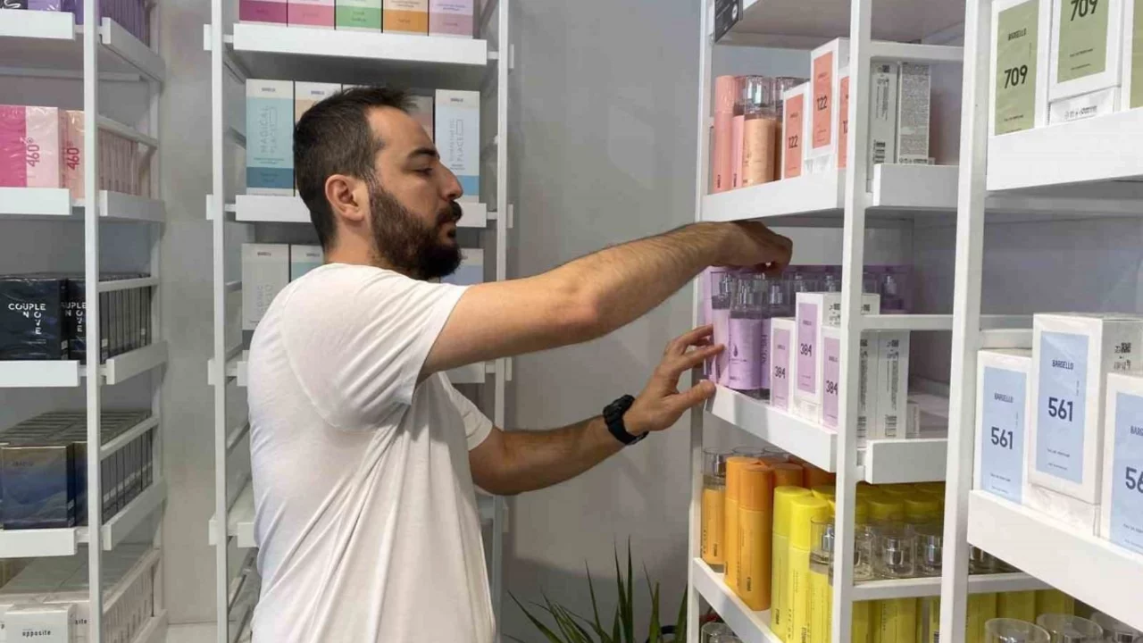 Parf&uuml;mler sıcakta bozuluyor: Uzmanından kritik uyarı