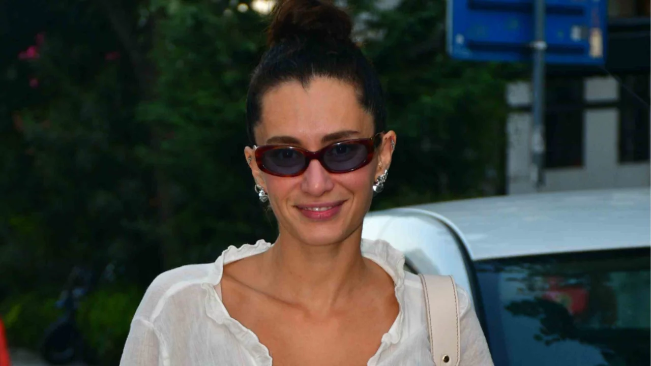 Hande Doğandemir Cihangir'de g&ouml;r&uuml;nt&uuml;lendi! Gazetecilerin sorularını yanıtsız bıraktı