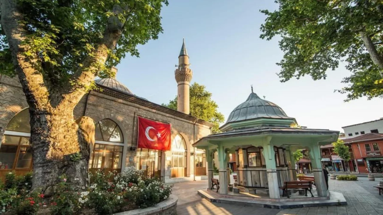 İneg&ouml;l Belediyesi'nden kandil ikramı
