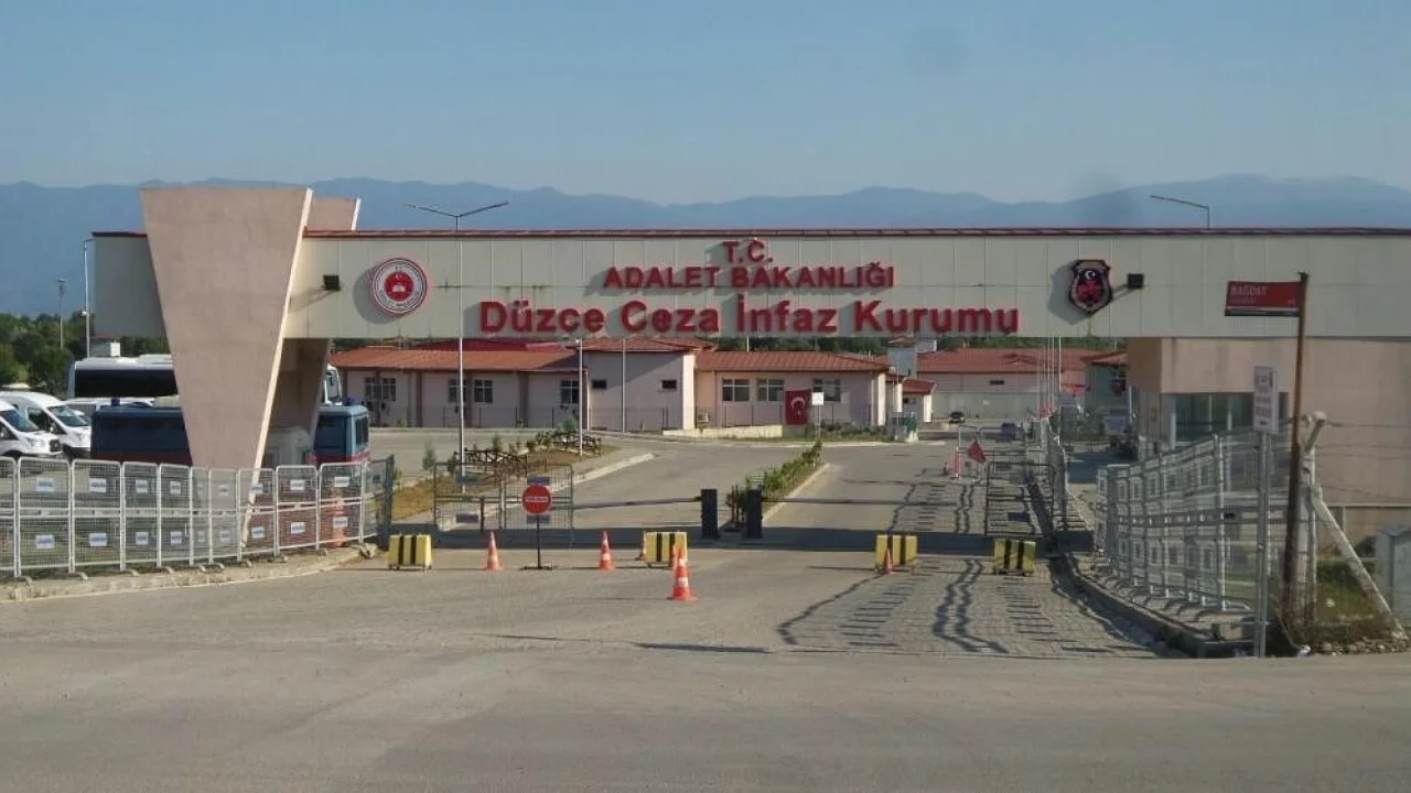 Aranan 33 şahıs yakalandı, 20'si tutuklandı