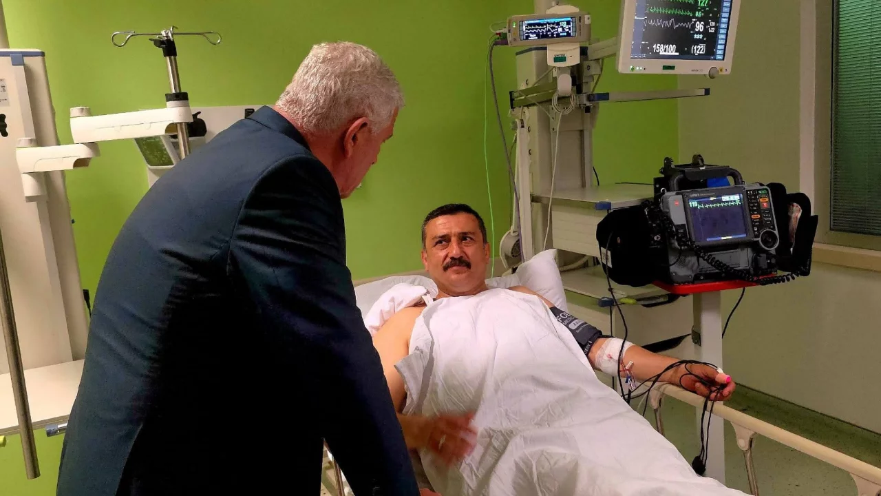 İYİ Parti Bursa Milletvekili Sel&ccedil;uk T&uuml;rkoğlu'ndan hastane sonrası ilk a&ccedil;ıklama!