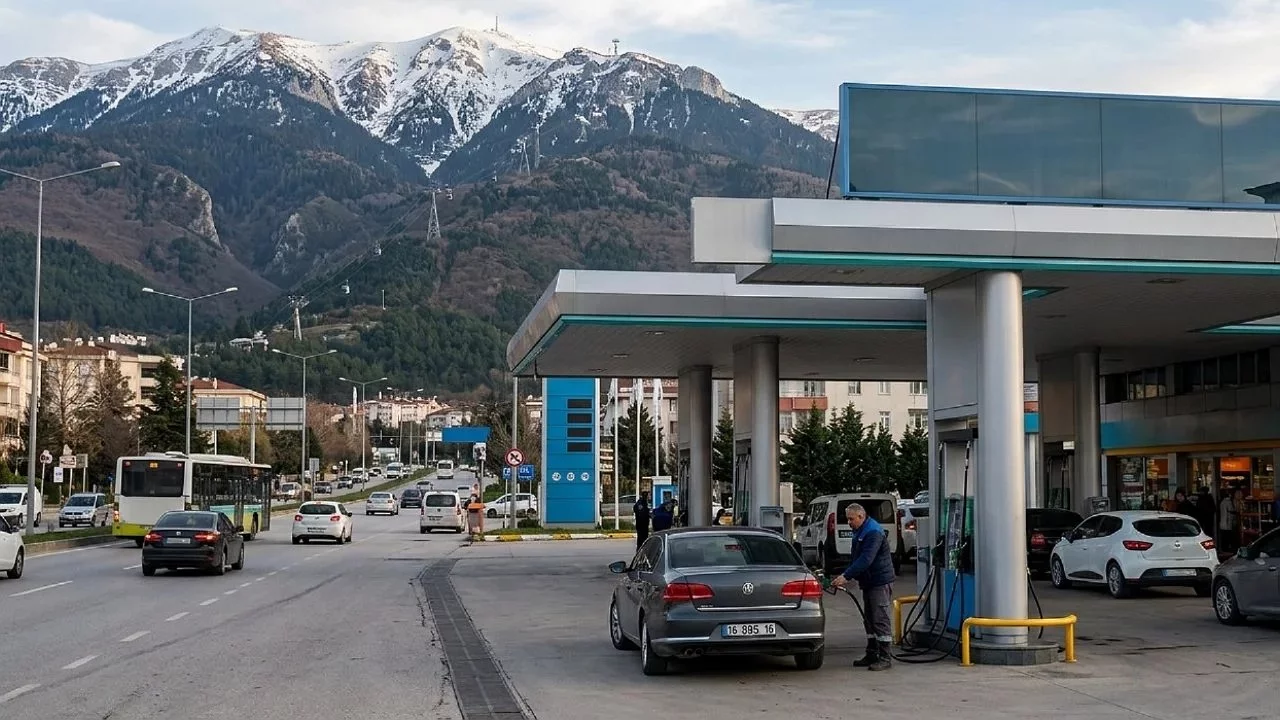 Bursa'da akaryakıt fiyatları değişti! Benzin 75 TL'yi aştı
