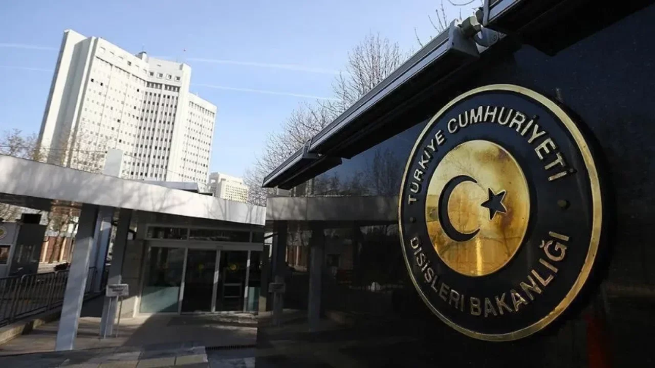 Dışişleri Bakanlığı'ndan Suriye'nin ter&ouml;r listesinden &ccedil;ıkarılmasına ilişkin a&ccedil;ıklama: Memnuniyetle karşılıyoruz