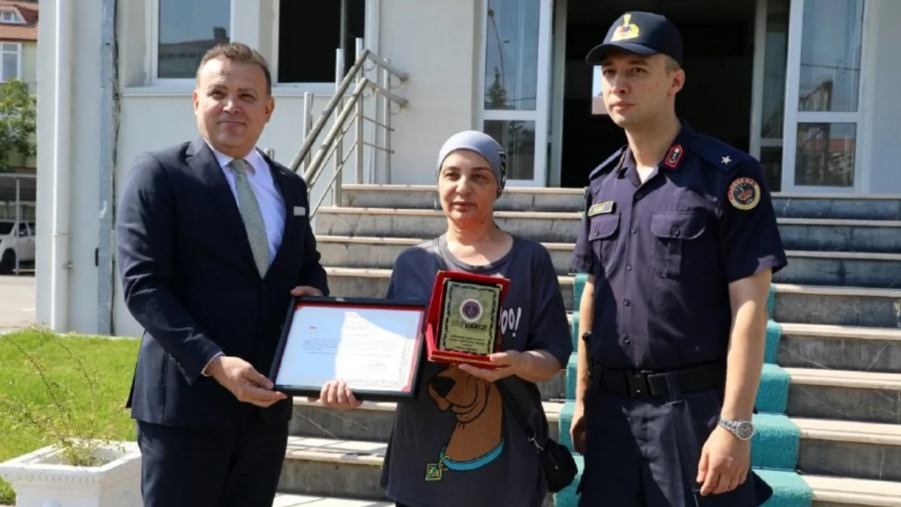 &Ccedil;ocukluk hayalini ger&ccedil;ekleştiremedi, zeytinliğini Mehmet&ccedil;ik i&ccedil;in bağışladı