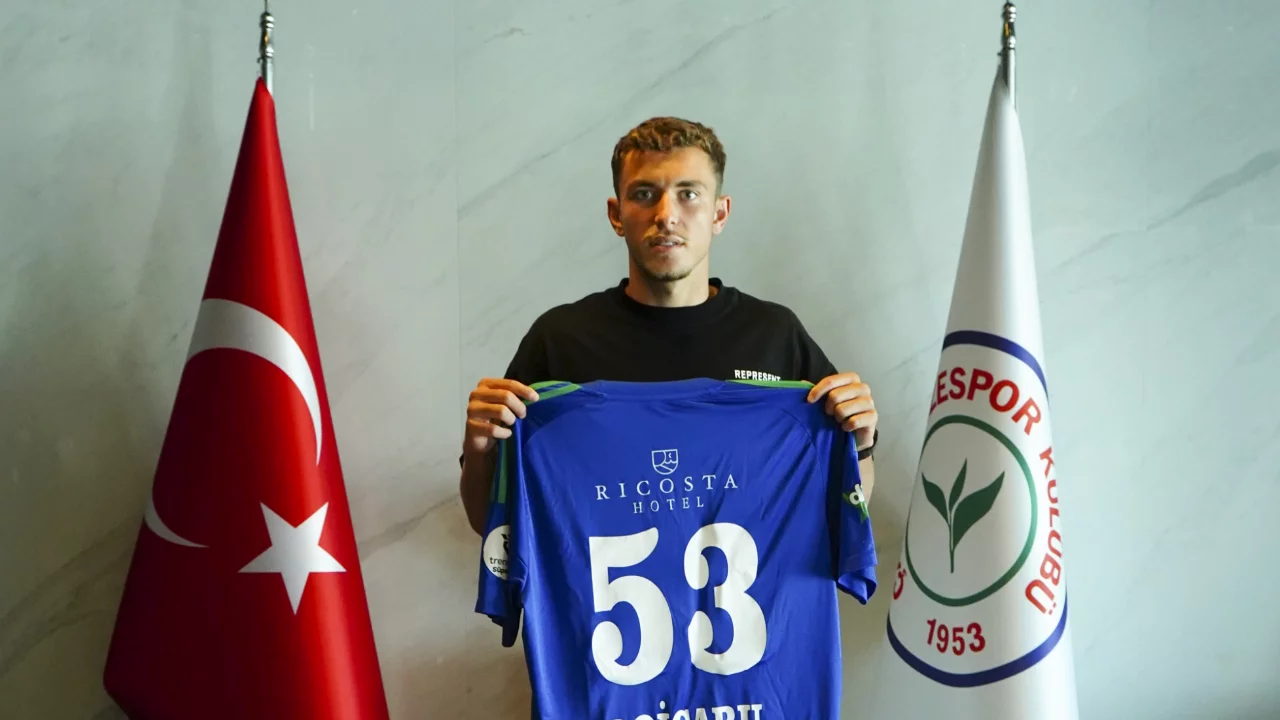 &Ccedil;aykur Rizespor'dan gen&ccedil; yeteneğe 5 yıllık imza