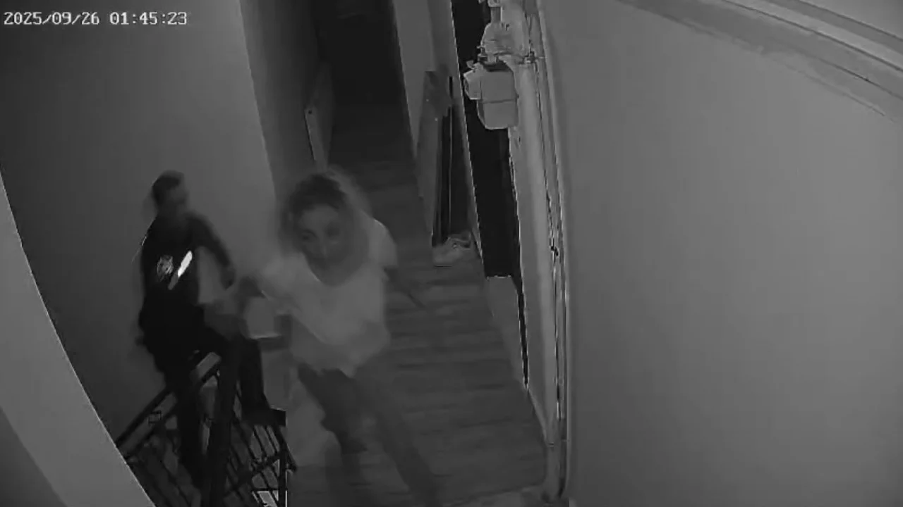 G&uuml;ll&uuml;'n&uuml;n &ouml;l&uuml;m&uuml;nde yeni g&ouml;r&uuml;nt&uuml;ler ortaya &ccedil;ıktı: Kızı Tuğyan'ın panik anları kamerada