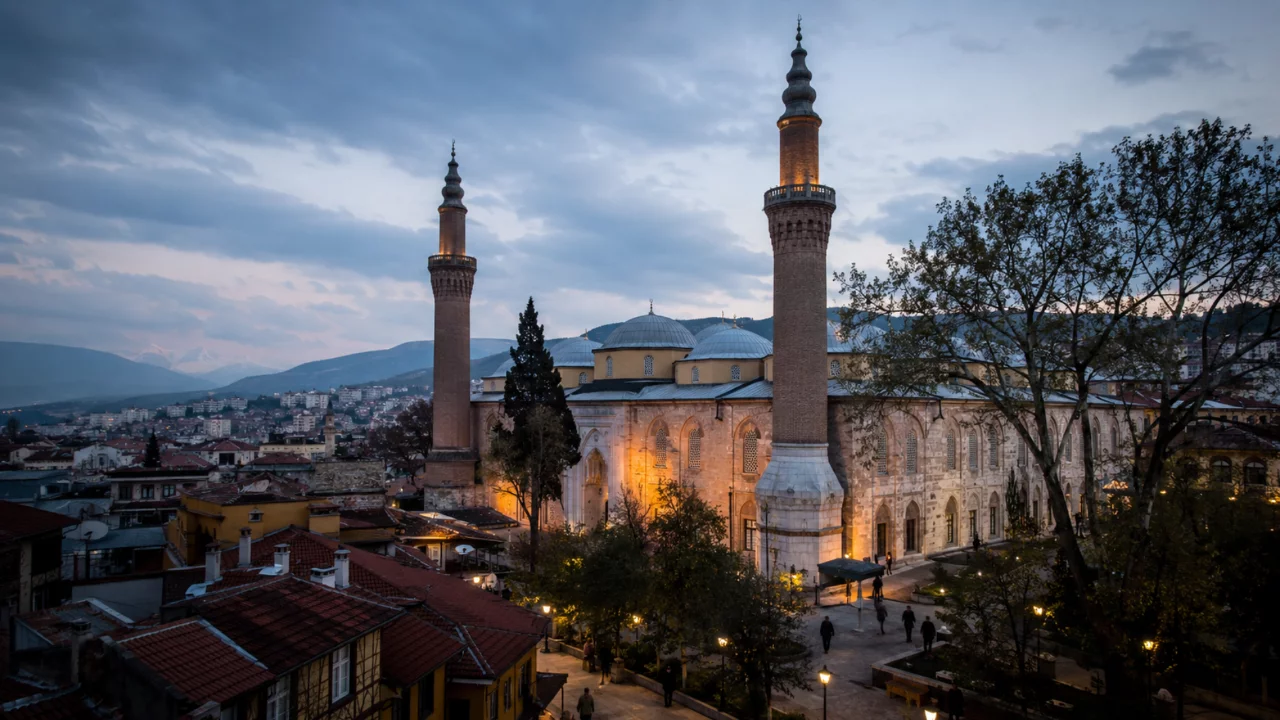Bursa Namaz Vakitleri Bugün: Güncel Ezan Saatleri