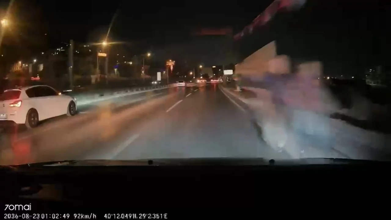 Bursa'da ilgin&ccedil; kaza! &Ccedil;arptığı yaya koşarak ka&ccedil;tı