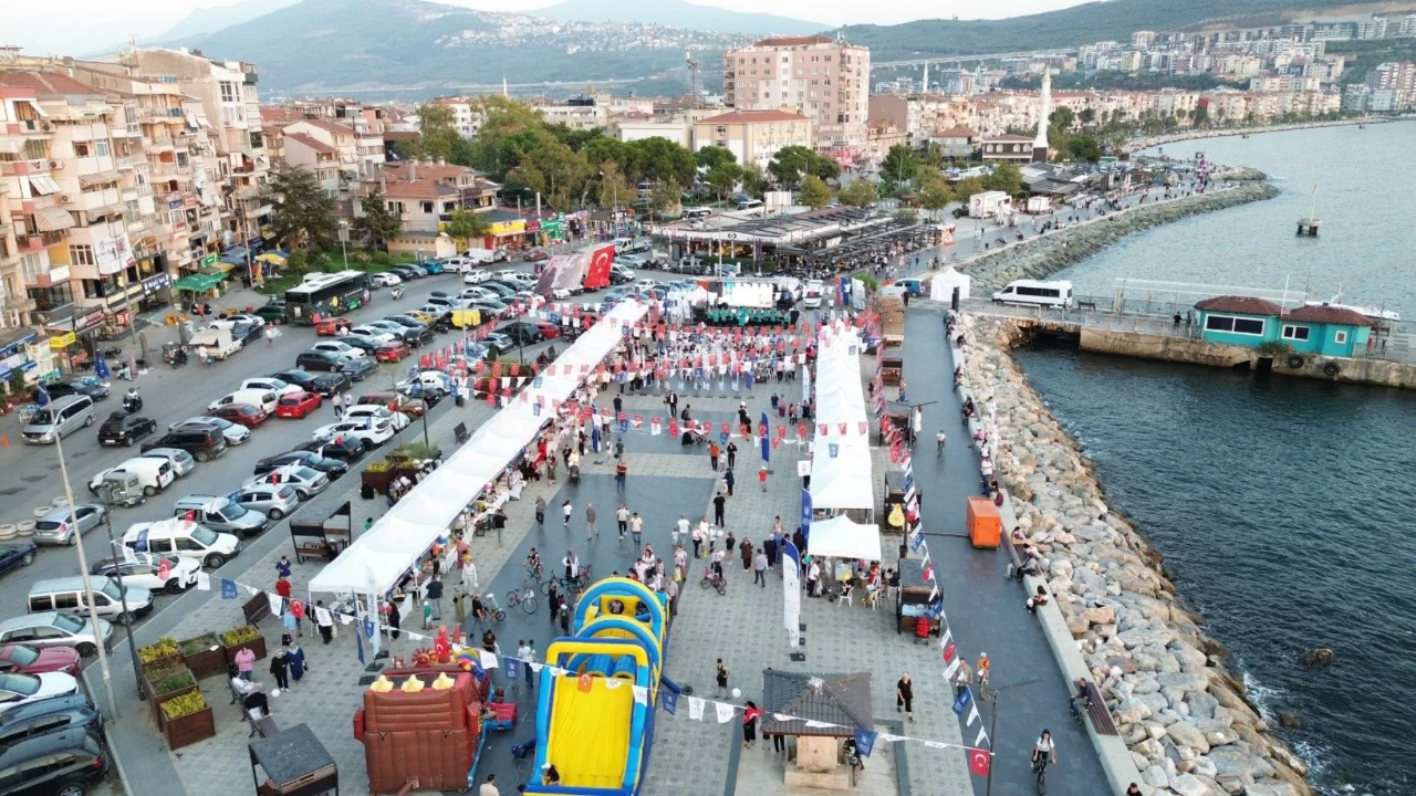 Bursa'da fetih coşkusu Gemlik'e taşındı! 700'üncü yıl şenliği renkli görüntülere sahne oldu