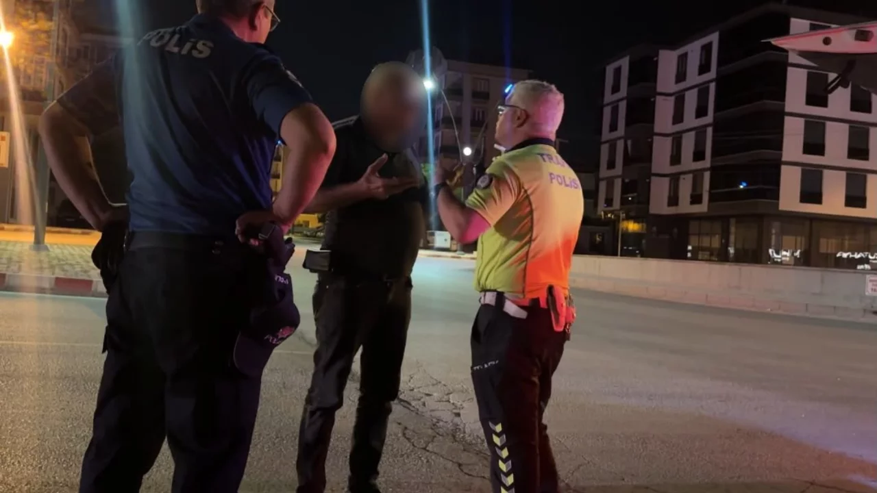Trajikomik olay! Alkoll&uuml; oğluna yardıma gelen babaya 400 bin TL ceza...