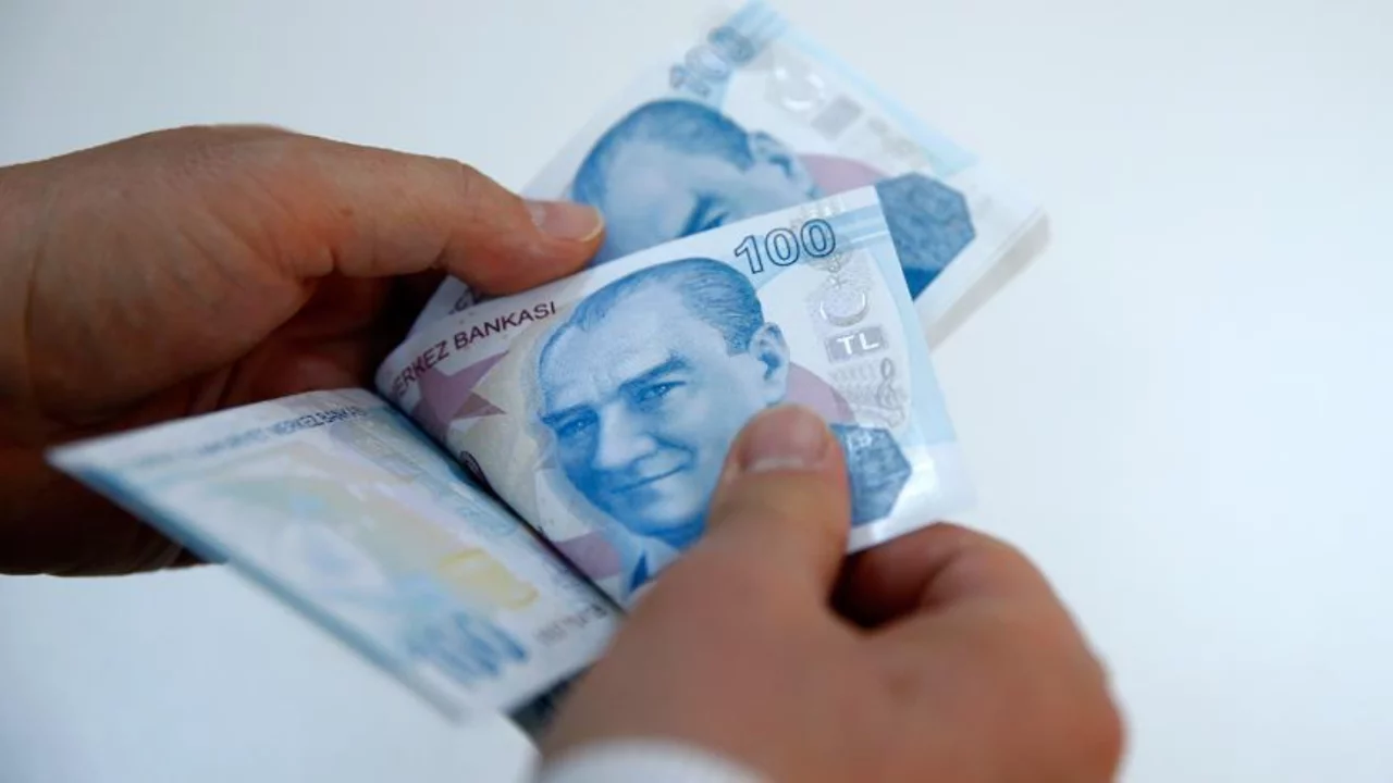 Esnafa kredi m&uuml;jdesi geldi ama bir şart var! İşte yeni d&uuml;zenlemenin detayları