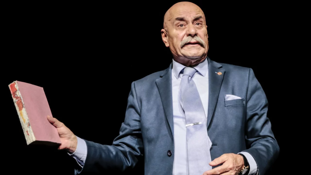 Faruk Günuğur hayatını kaybetti! Usta oyuncu ve eski Devlet Tiyatroları Genel Müdürü 78 yaşındaydı