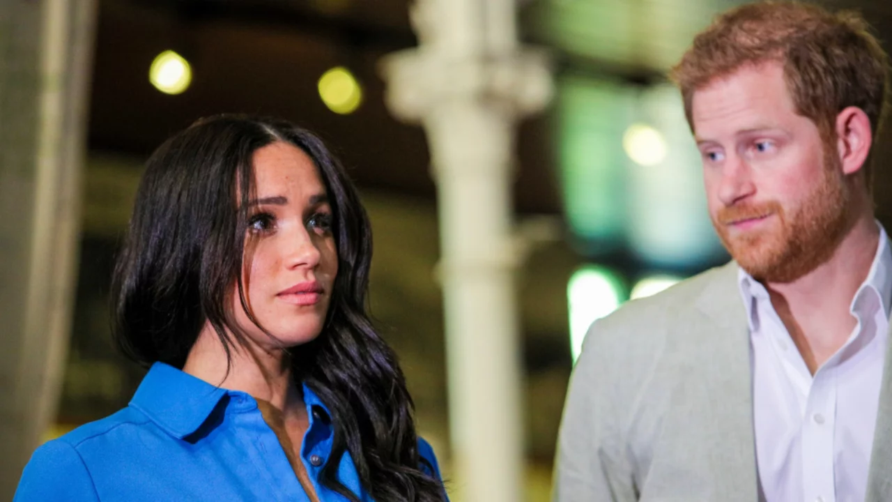Meghan Markle ve Prens Harry 6 yıl sonra İngiltere'ye d&ouml;nd&uuml;! &Ouml;zel jetin nedeni şaşırttı
