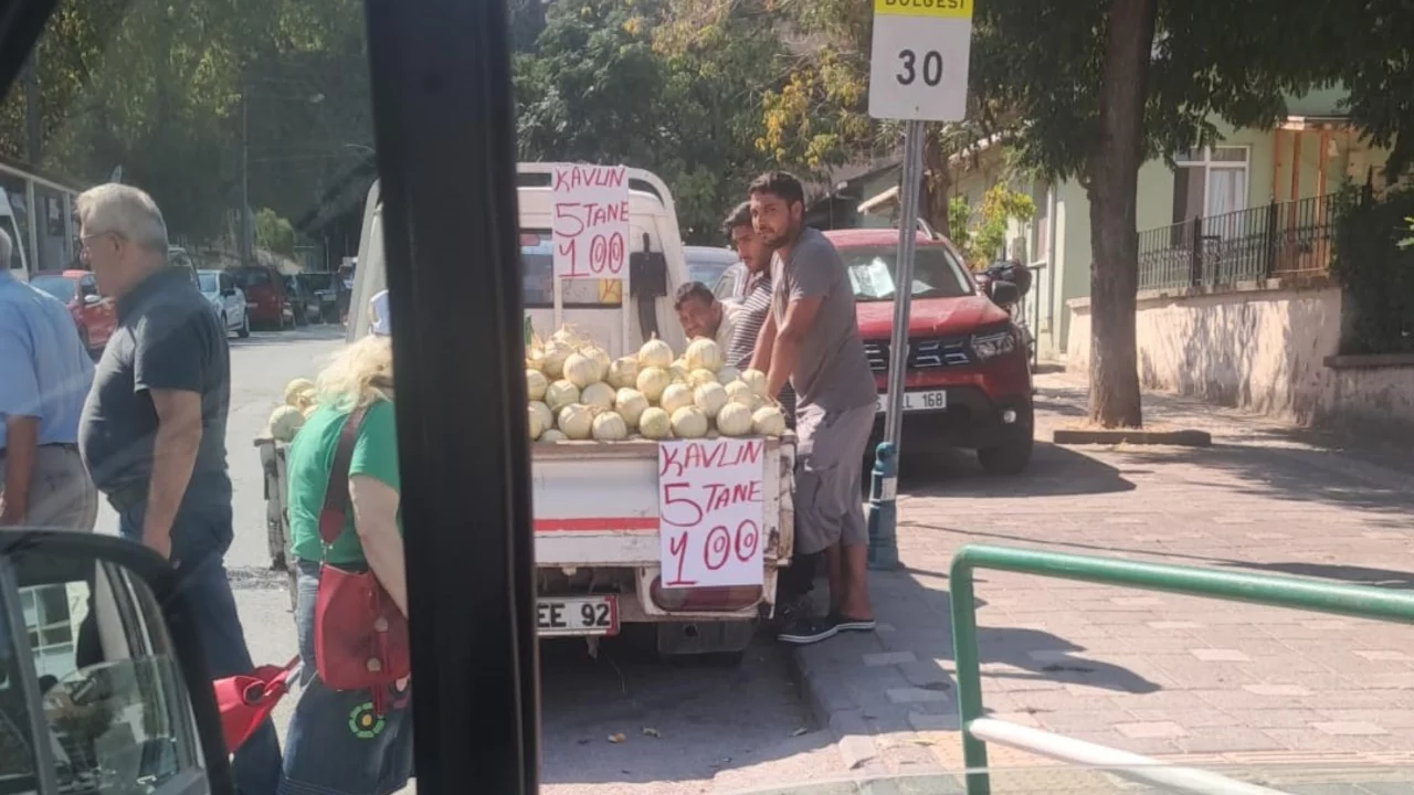 Esnaf Odası Başkanından seyyar satıcı tepkisi! ''Denetim yok, esnaf mağdur''