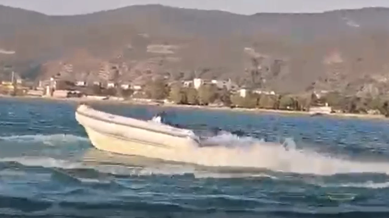 İznik G&ouml;l&uuml;'nde can pazarı! Bottan suya d&uuml;şen 3 kişiyi vatandaşlar kurtardı