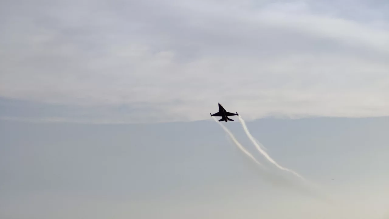 SOLOT&Uuml;RK İstanbul semalarında Zafer Bayramı &ouml;ncesi nefes kesti