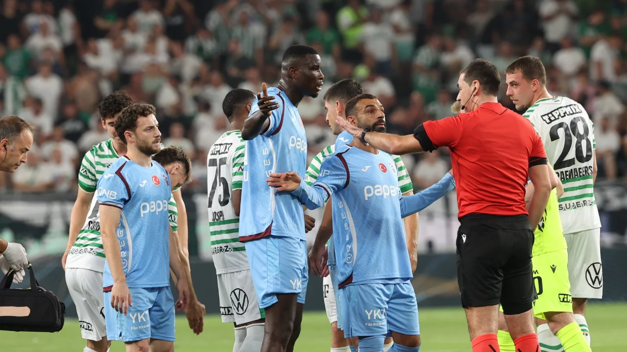 Trabzonspor Avrupa Ligi'ne veda etti: Ferencvaros karşısında ağır yenilgi