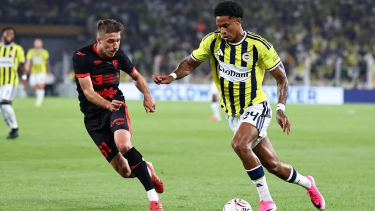 Jayden Oosterwolde'nin transferi iptal oldu: Fenerbahçe'ye geri dönüyor!