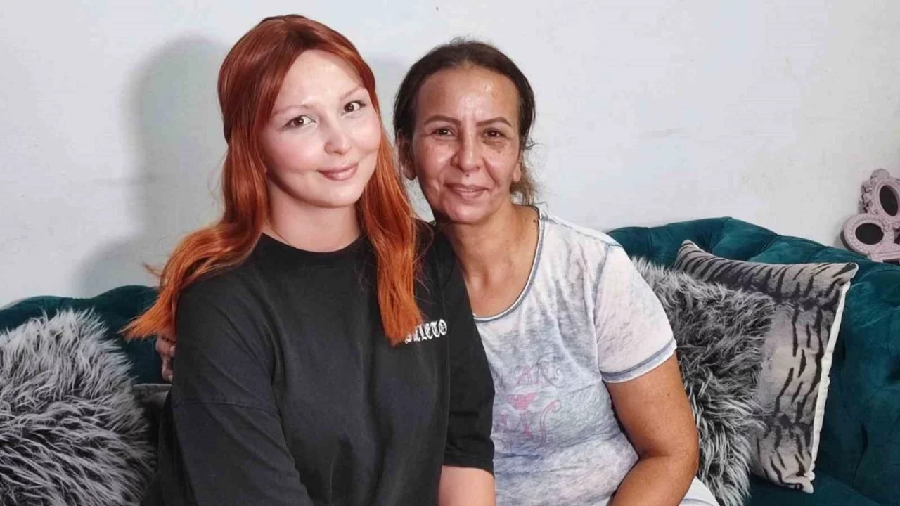 Anne-kız kanseri yendi: Adana'da konvoyla kutladılar