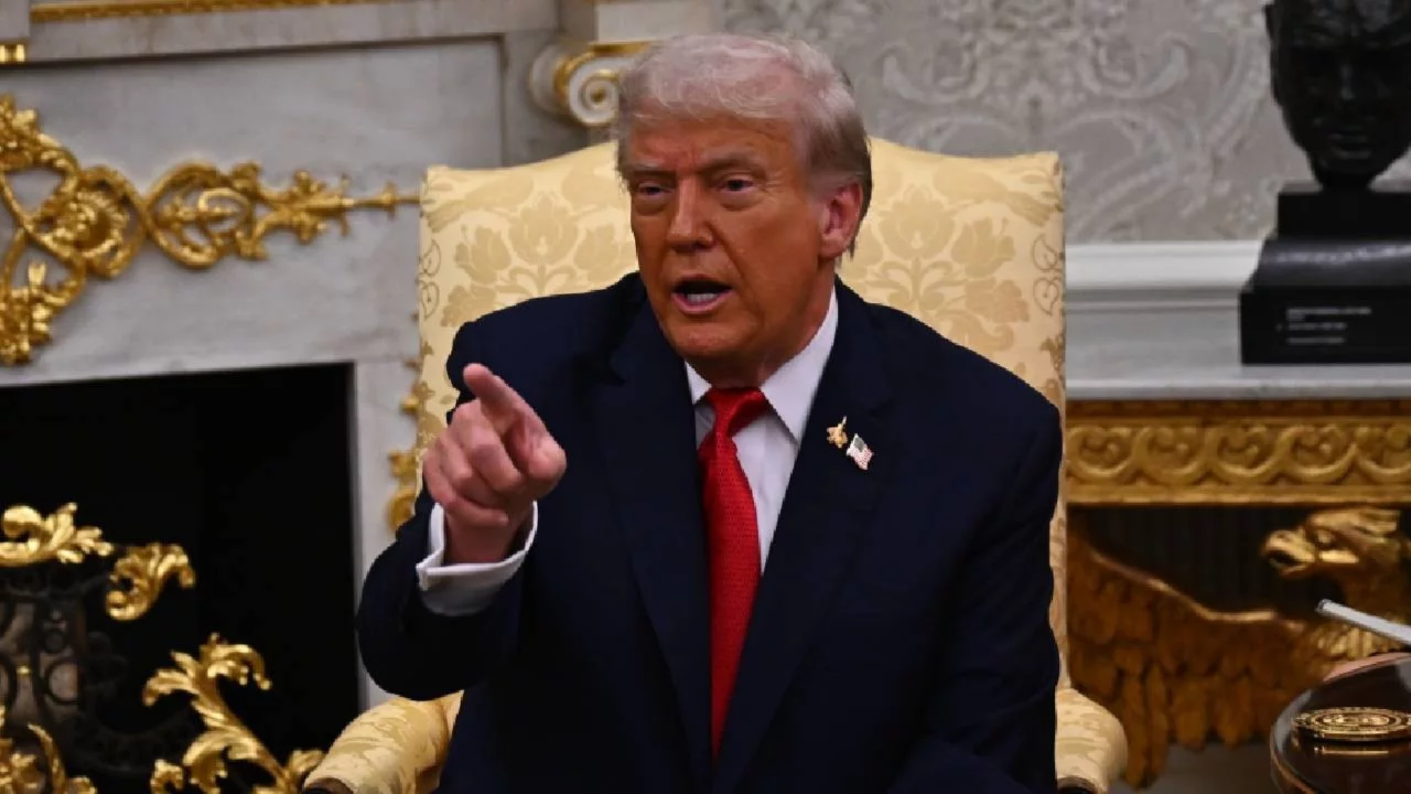Trump'tan İran a&ccedil;ıklaması: '&Ccedil;&ouml;kmekte olan bir &uuml;lke'
