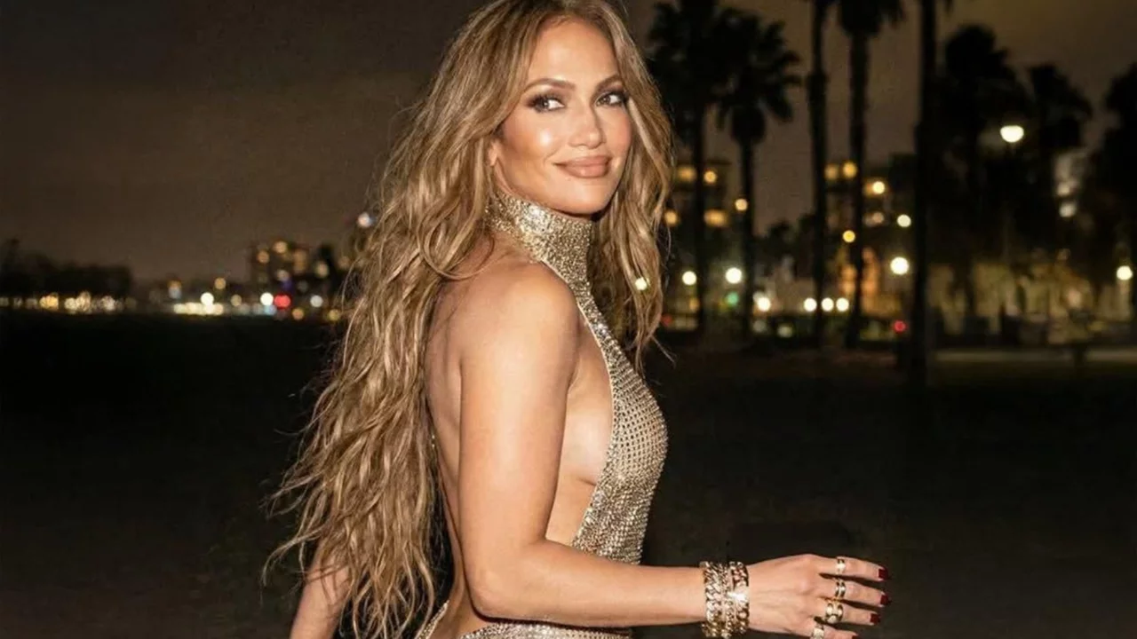Jennifer Lopez'in "ofisi" yine şaşırttı! Laptopunu alıp k&uuml;vete ge&ccedil;ti