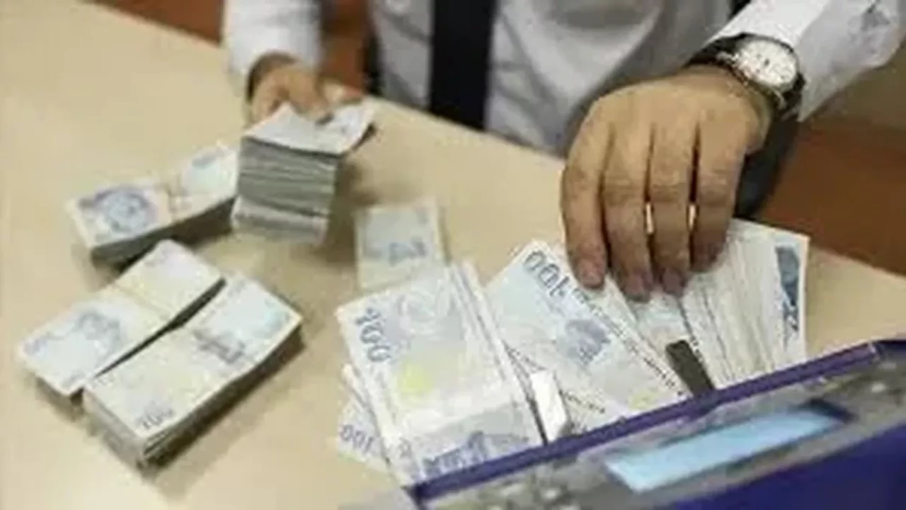 İstihdamı Koruma Destek Programı'nda yeni d&uuml;zenleme: Tekstil, giyim, deri ve mobilya sekt&ouml;rlerine aylık 3.500 TL destek
