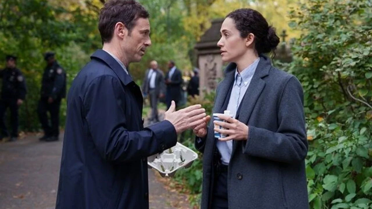 Emmy Rossum'un "Furious" dizisine ikinci sezon m&uuml;jdesi! Final &ouml;ncesi beklenen karar geldi