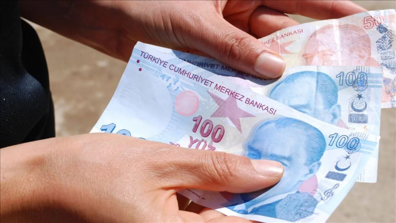 Kredi &ccedil;ekeceklere m&uuml;jde! Bankalardan haber geldi