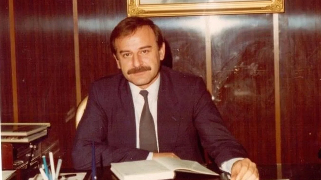 Eski CHP Genel Başkan Vekili Cevdet Selvi, hayatını kaybetti