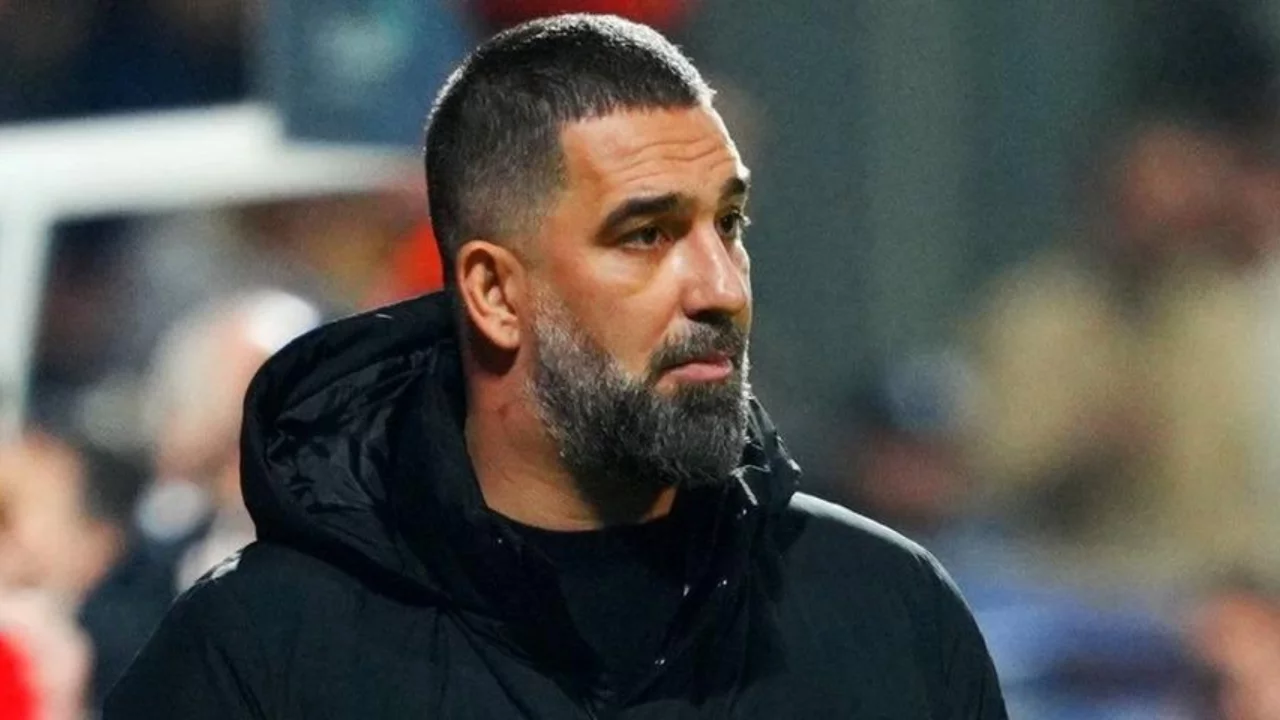Şampiyonlar Ligi'nde eşleşmişlerdi! Arda Turan'dan Fenerbah&ccedil;e a&ccedil;ıklaması