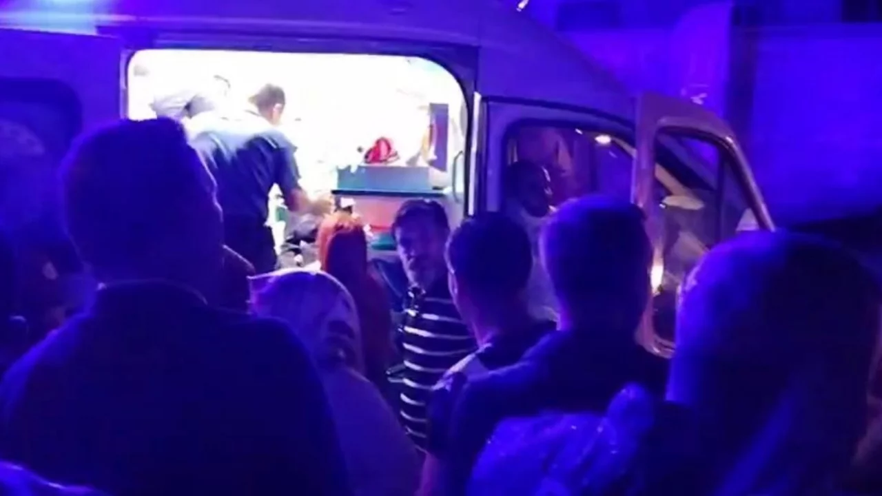 Elazığ'da festival alanında korkutan anlar: LED ekran devrildi, 5 kişi yaralandı