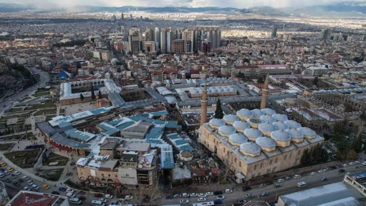 Bursa dahil 14 il i&ccedil;in kritik uyarı! Yarın hava &ccedil;ok sert gelebilir