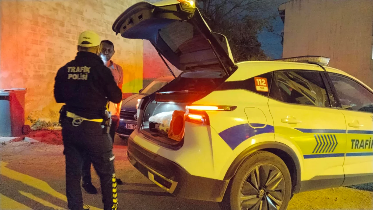 Bursa'da alkoll&uuml; ve ehliyetsiz s&uuml;r&uuml;c&uuml; cezadan ka&ccedil;amadı!