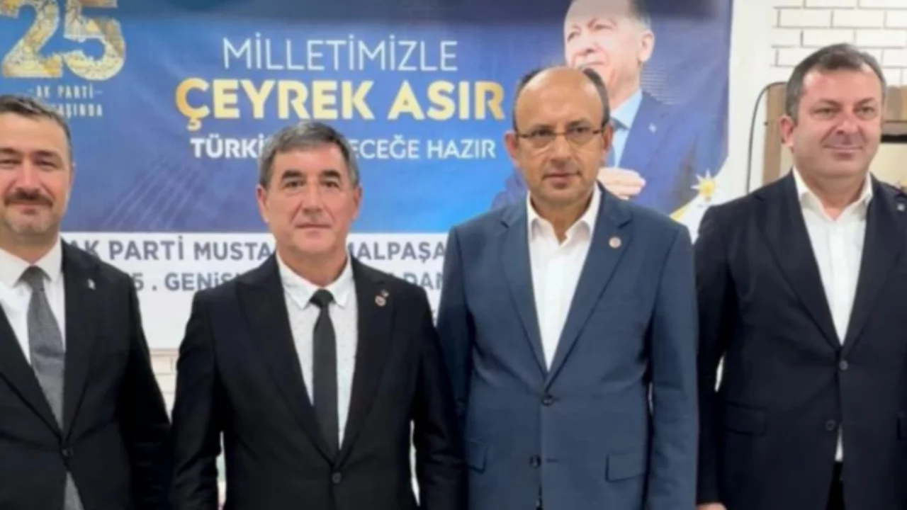 CHP'li meclis üyesi AK Parti'ye geçti
