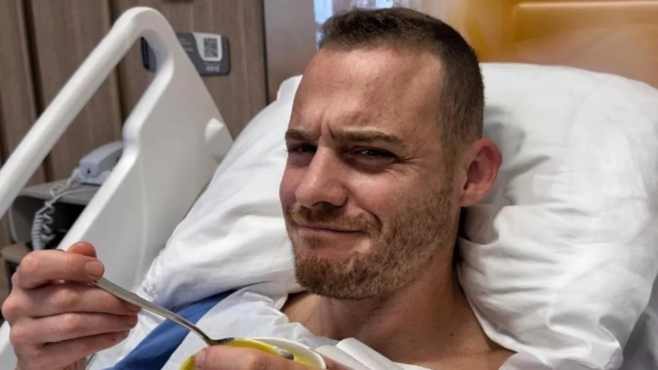 Kerem Bürsin ameliyat sonrası hastane odasından seslendi: "Şükrederek yola devam"