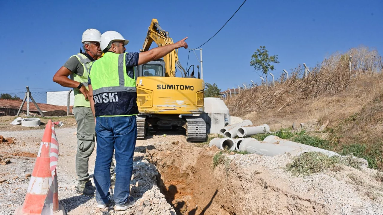 Bursa'da 5 mahalleyi ilgilendiriyor! 7 bin 600 metrelik yeni altyapı hattı d&ouml;şendi