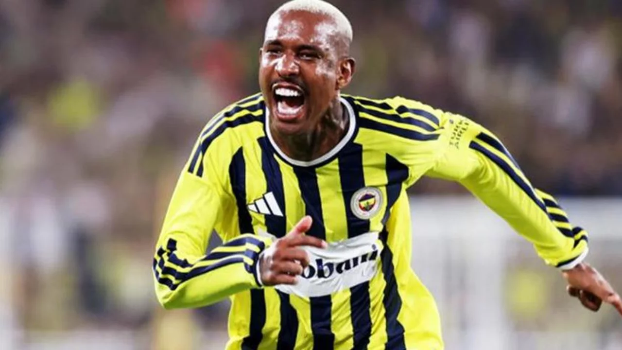 Fenerbah&ccedil;e'nin Samsunspor ma&ccedil;ı kamp kadrosu a&ccedil;ıklandı