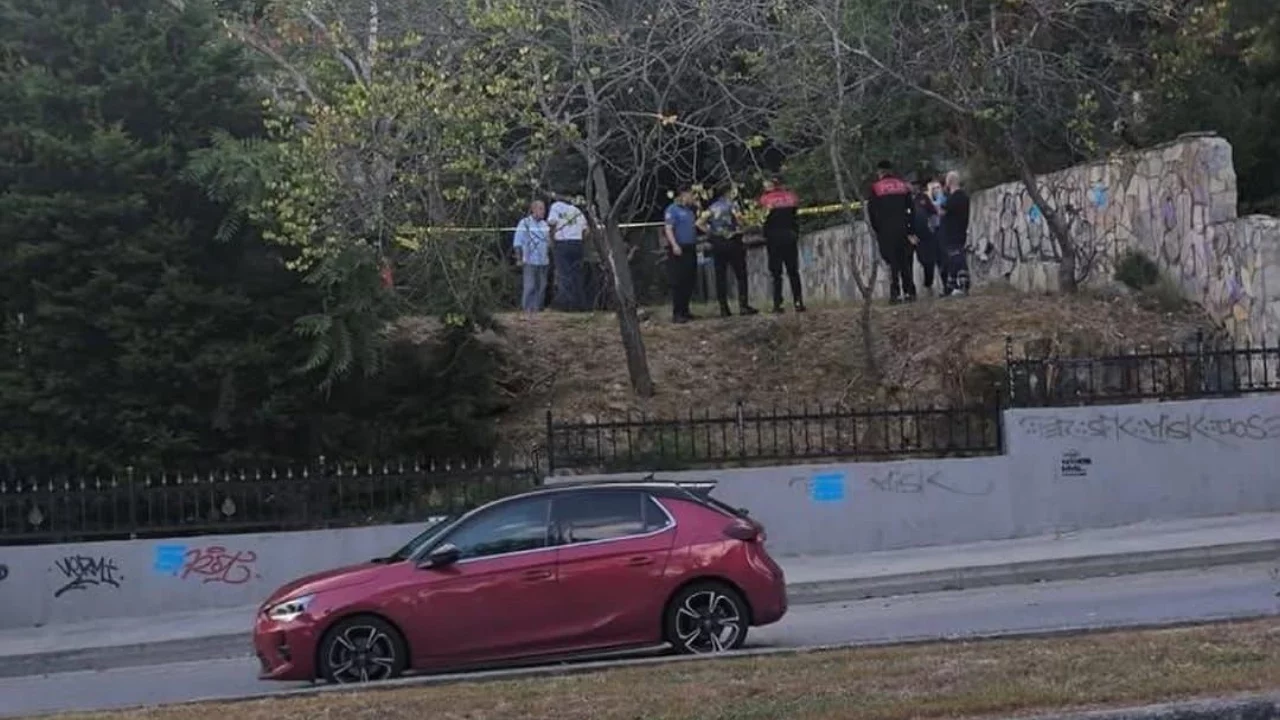 Parkta bir kişi ölü halde bulundu