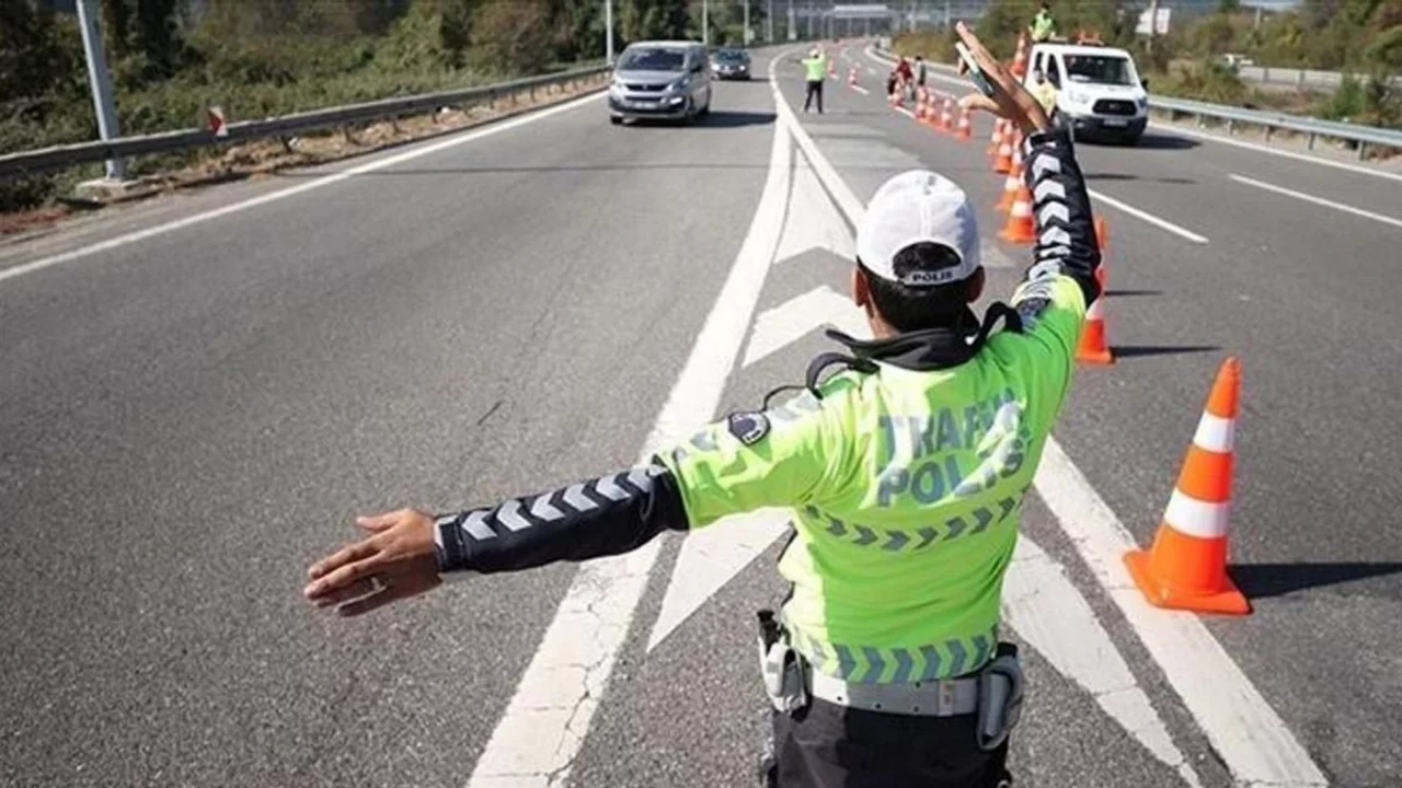 İstanbullular dikkat! Bazı yollar bug&uuml;n kapalı