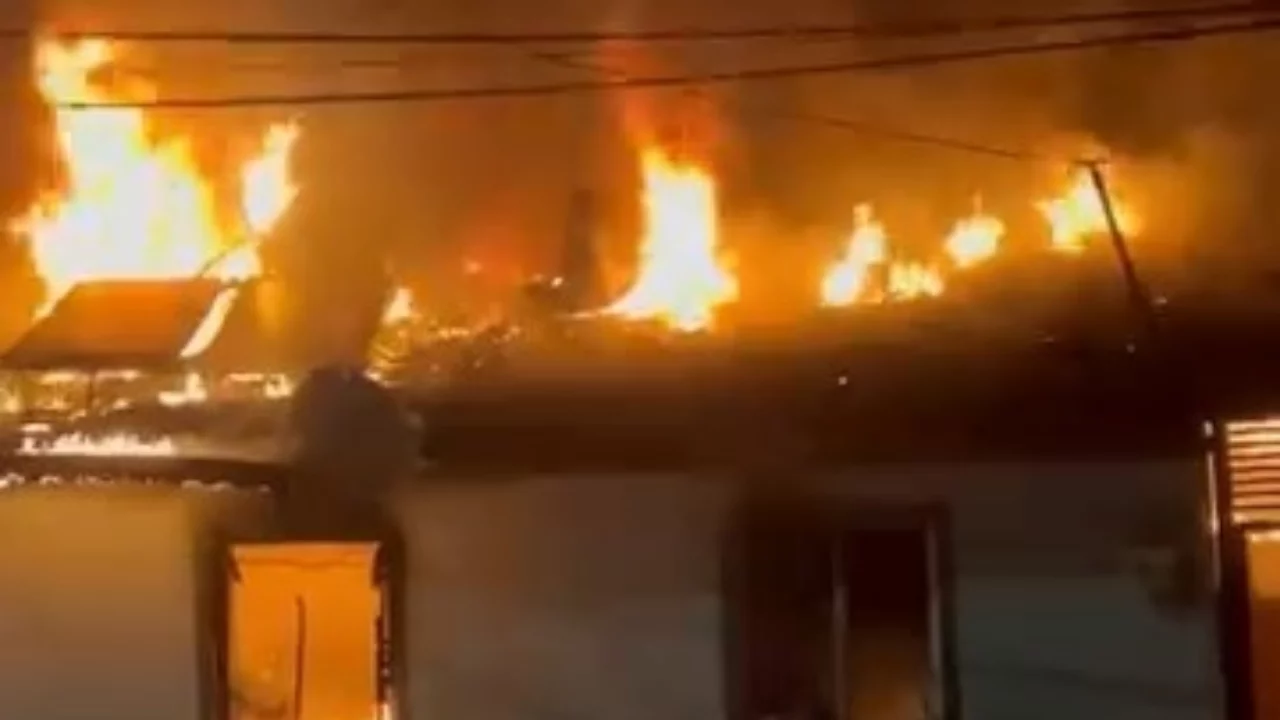 Bursa'da korkutan yangın! Ev alev alev yandı