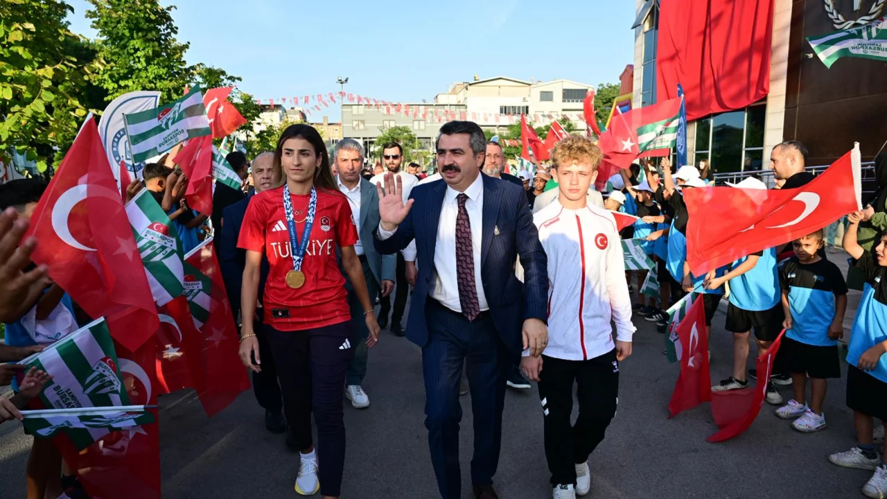 Bursa'da gençlik atağı! 7 yılda 384 bin kişiye spor hizmeti