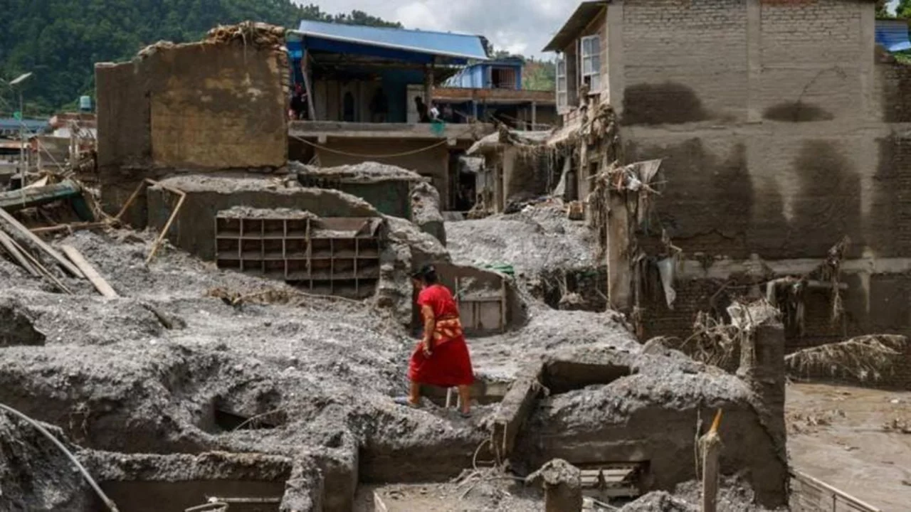 Nepal'de sel felaketi: Can kaybı 734'e yükseldi, binlerce kişi kayıp